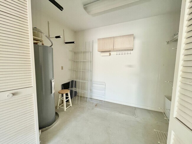 Building Photo - Unfurnished 2 BR condo Annual Rental in Ti...