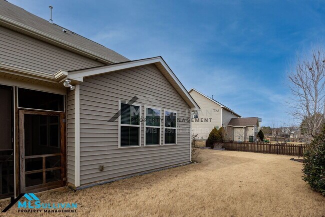 Building Photo - 913 Beech Glen Dr