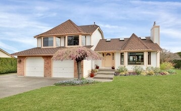 Building Photo - Stunning large 3 bedroom home in West Aubu...