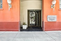 Building Photo - 330 Julia St