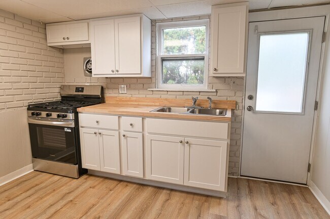 Building Photo - 226 W Simpson St