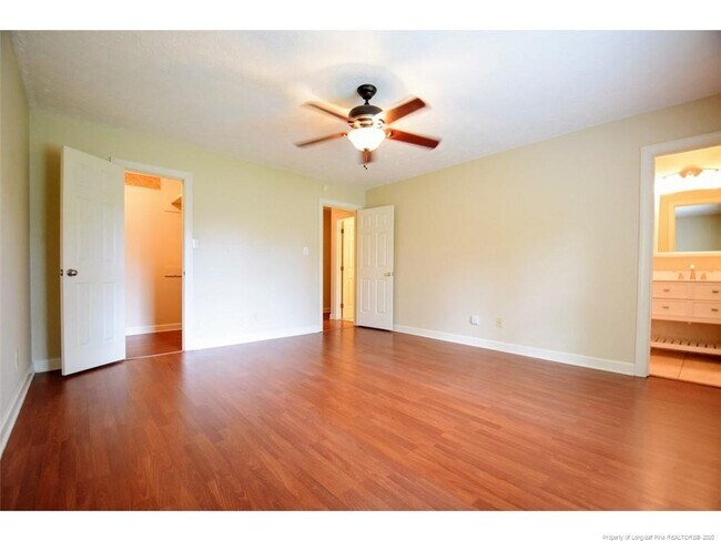 Building Photo - 6466 Brookshire St
