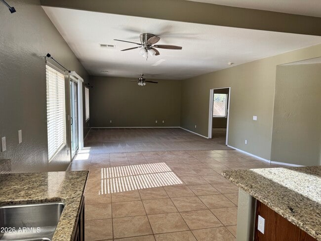 Building Photo - 1733 E Primera Dr