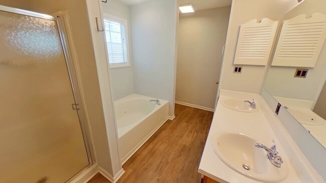 Building Photo - 300 Waterdown Dr