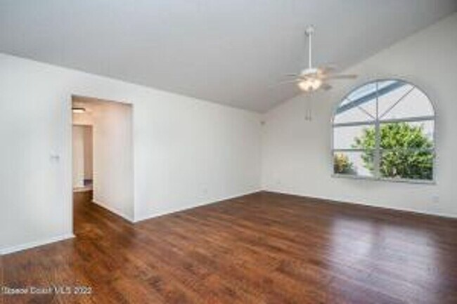 Building Photo - Great Property