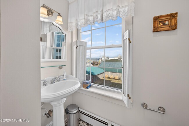 Building Photo - 20 Woodland Ave