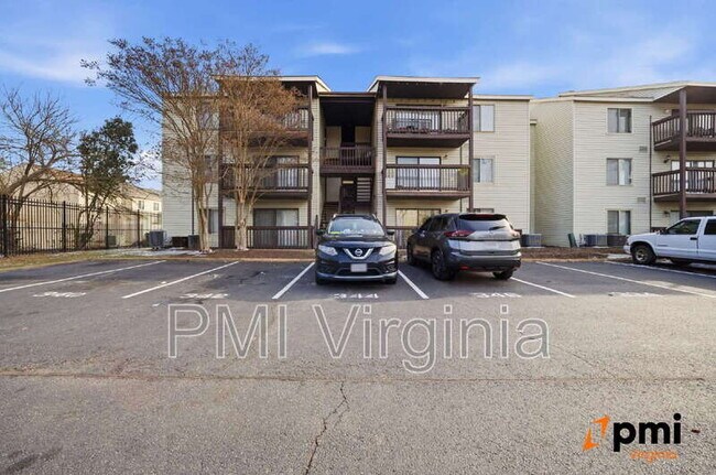 Building Photo - 340 Wells Ct