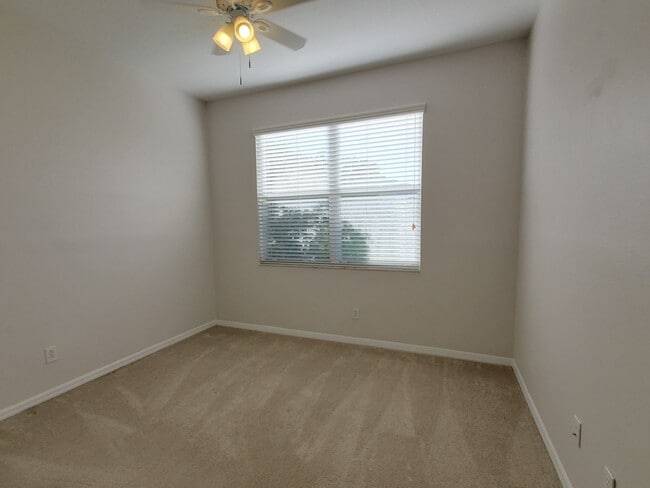 Building Photo - 4 Bedroom 2 Bath home in Hunter's Green/New Tampa