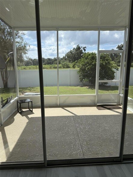 Building Photo - 4500 SW 52nd Cir