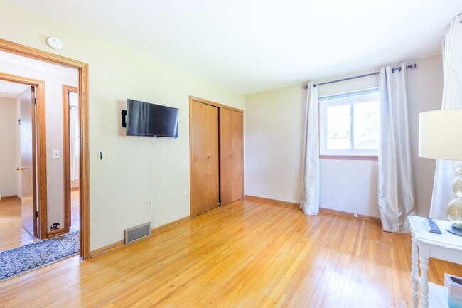 Building Photo - Rare 3 bed 3 bath home in new hope!!!