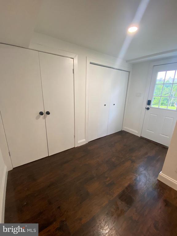 Building Photo - 7402 Lenham Dr