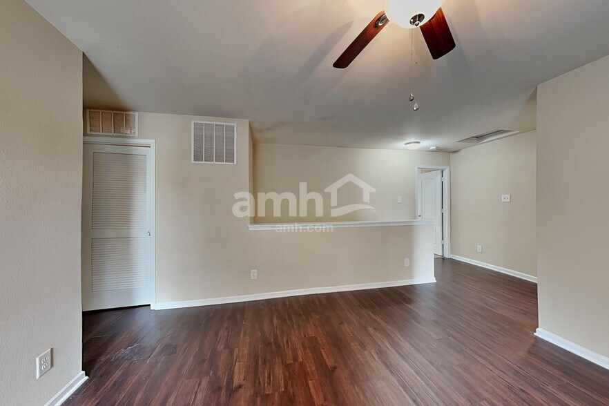 Building Photo - 1320 Perga Ct