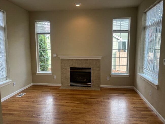 Building Photo - 3bd/2.5ba Snoqualmie Home