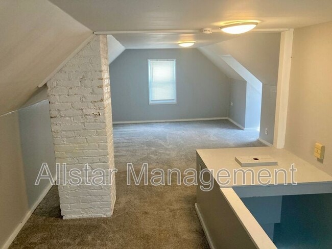 Building Photo - 5214 Thomas St