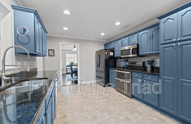 Building Photo - 2766 Briaroak Dr
