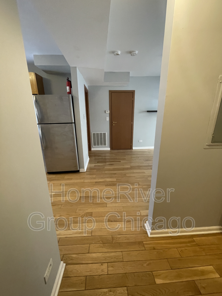 Building Photo - 4748 N Albany Ave