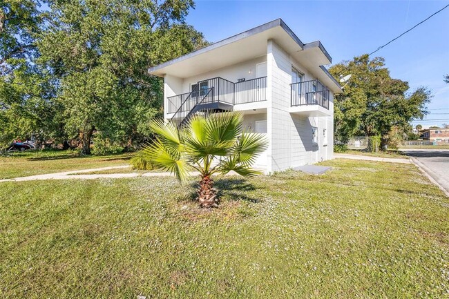 Building Photo - 901 Colyer St