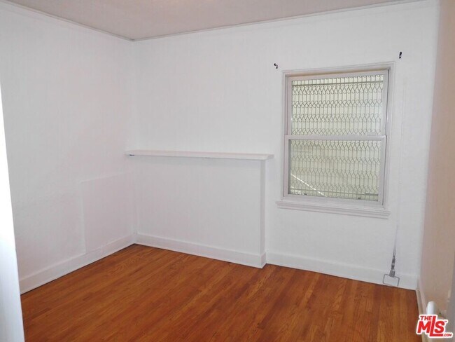 Building Photo - 1621 Silverwood Terrace