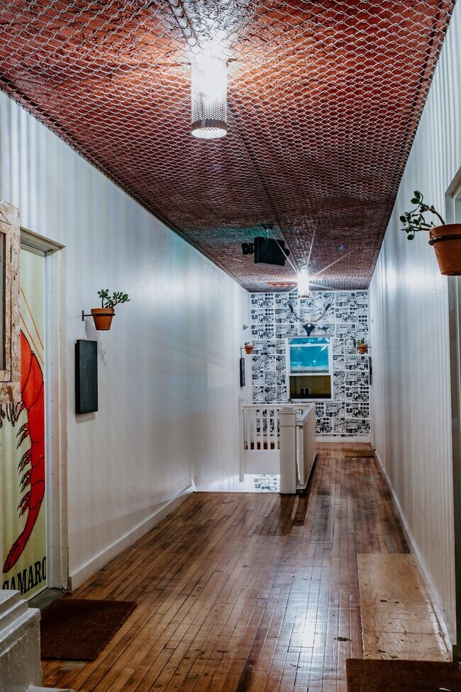 Building Photo - Community @ Mi Apartamento