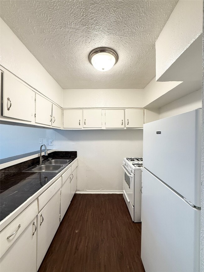 Building Photo - 3629 N MacGregor Way