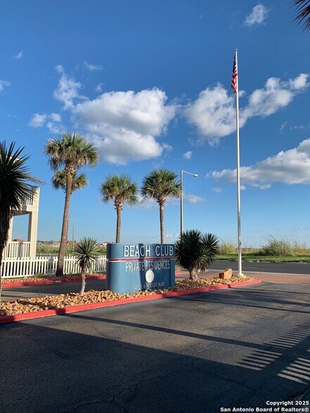 Building Photo - 14721 Whitecap Blvd