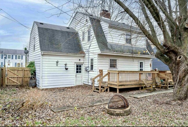 Backyard Deck and Firepit - 1314 Margaret Ave