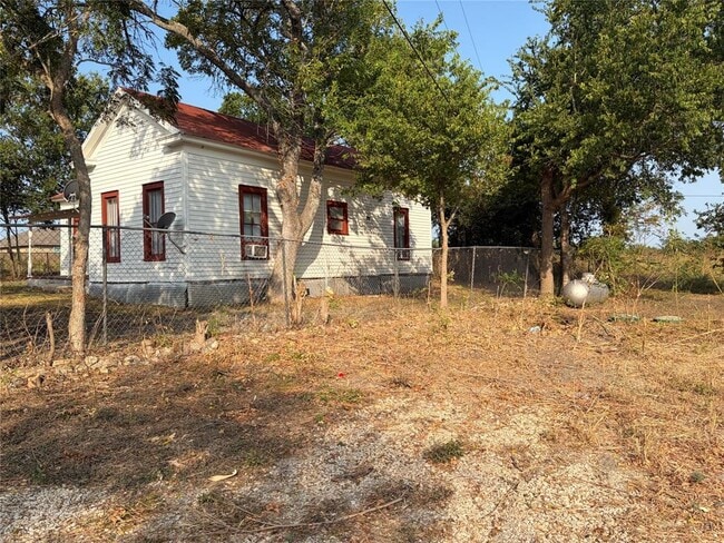 Building Photo - 910 Bunton Ln