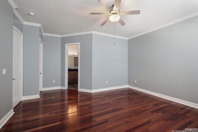 Building Photo - 7342 Oak Manor Dr