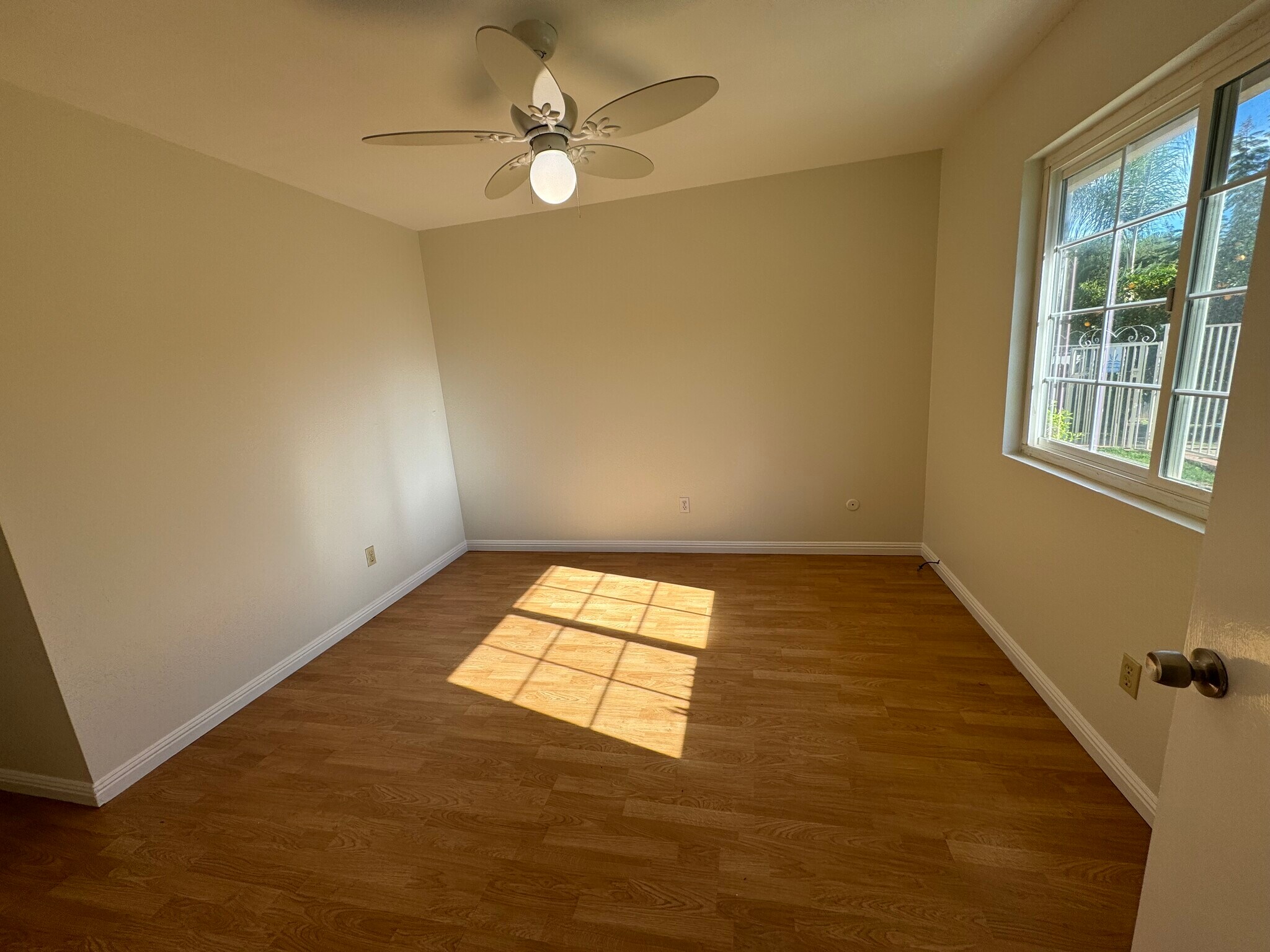 Building Photo - 1725 Hillcrest Ln