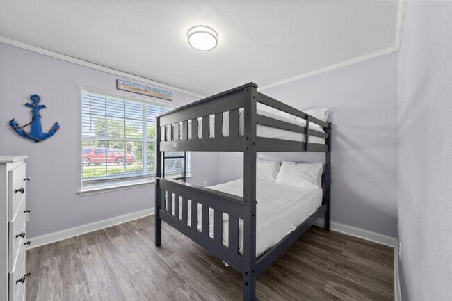 Building Photo - 406 Shorewood Cir