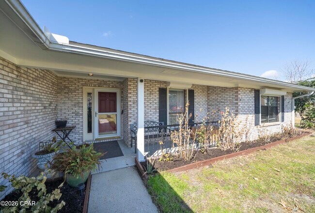 Building Photo - 707 Plantation Cir