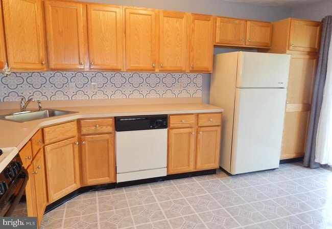 Building Photo - 531 Musket Ct