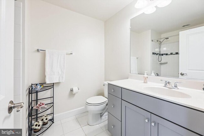 Building Photo - 4709 Van Buren St