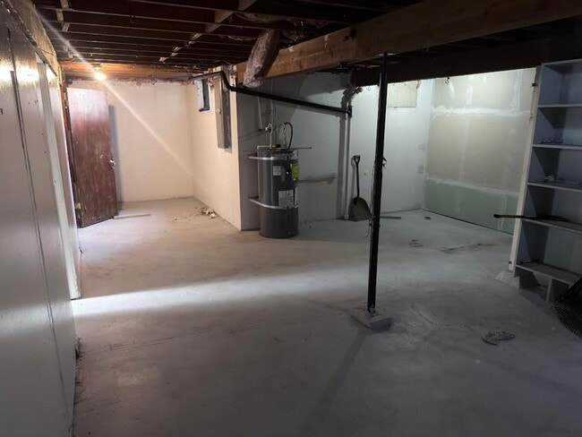 Building Photo - Vintage Ranch on Spacious Lot