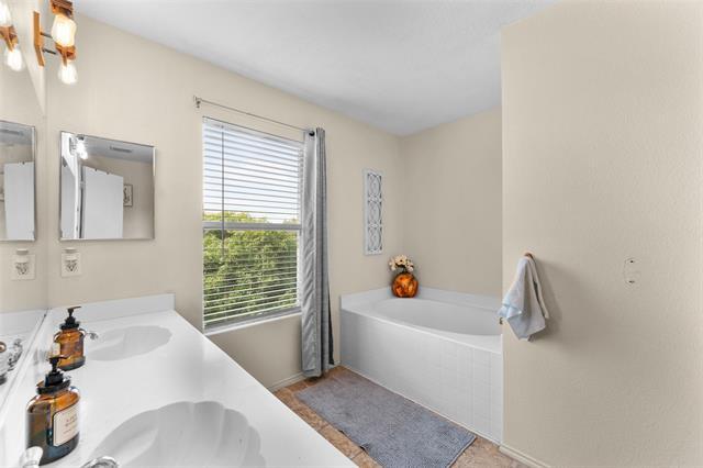 Building Photo - 2216 Annalea Ct