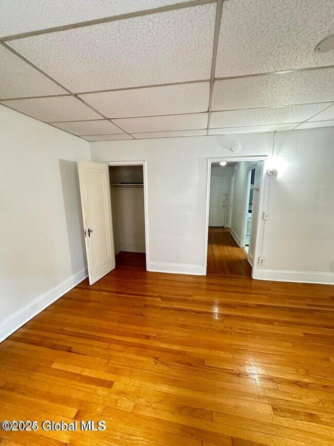 Building Photo - 15 2nd St