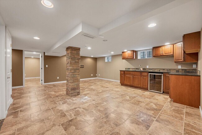 Building Photo - Stunning Craftsman Home in the Heart of Denver!