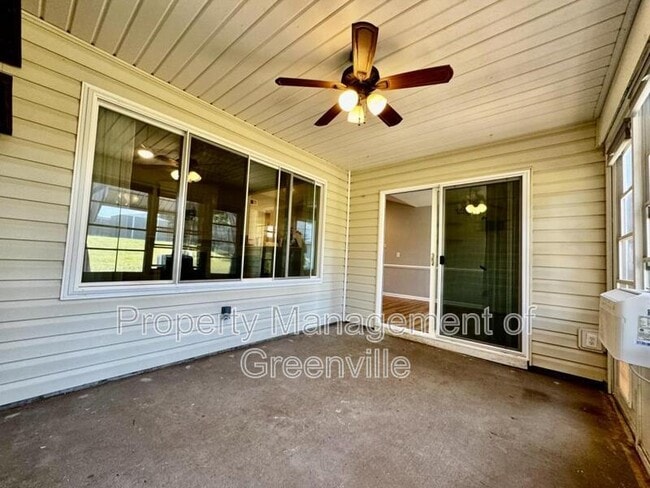 Building Photo - 603 Fairview Lake Way