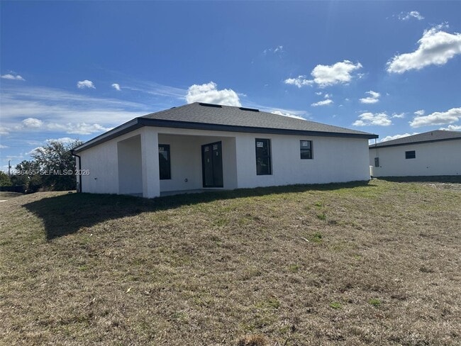 Building Photo - 712 Euston Ave S