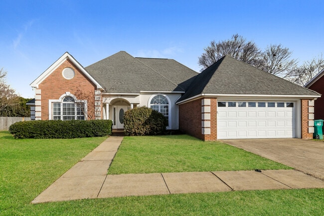 Building Photo - 8747 Rolling Hills Dr
