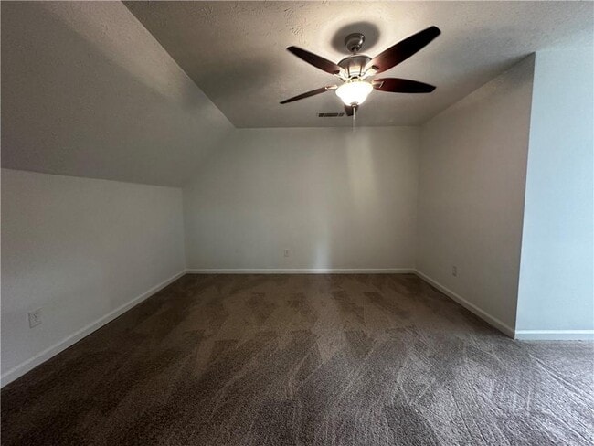 Building Photo - 2536 Country Lake Cir