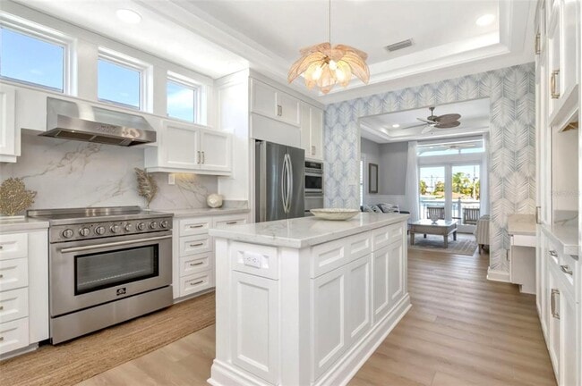 Building Photo - 644 Boca Ciega Isle Dr