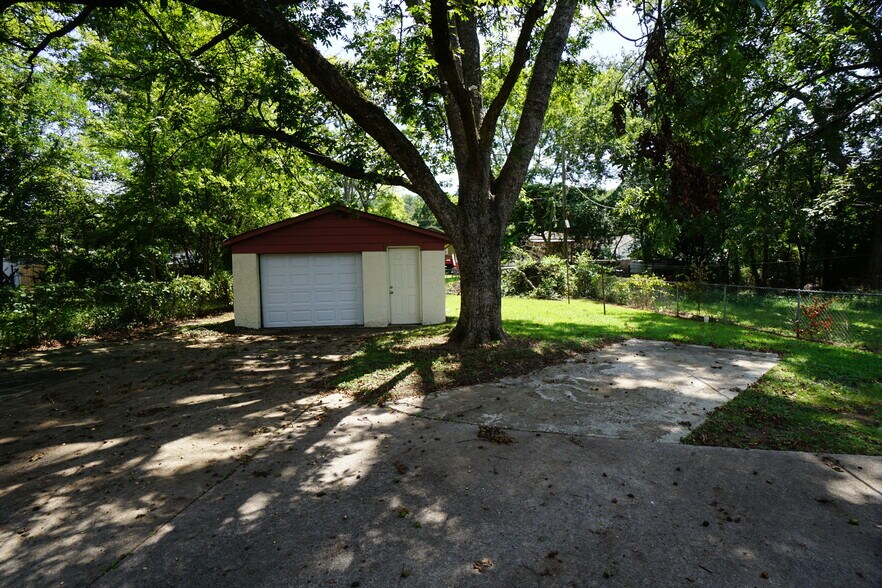 Building Photo - 7223 1st Ave S