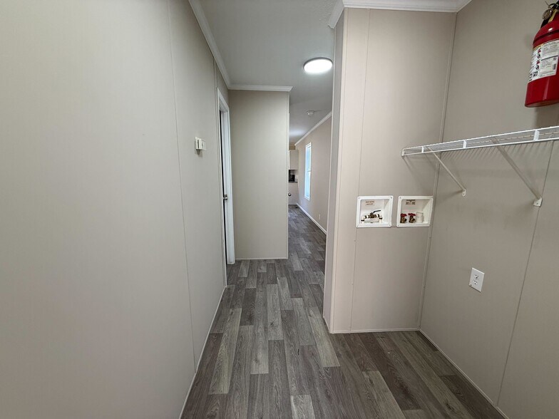 Building Photo - 12501 Apple Ln