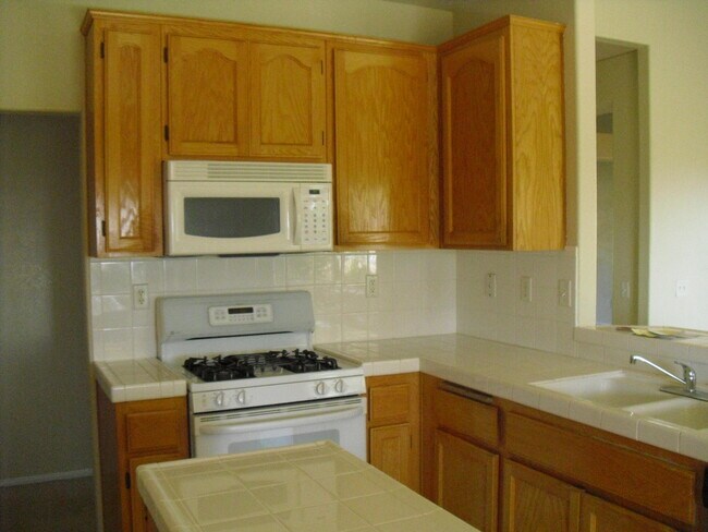 Building Photo - 4209 Grandview Dr