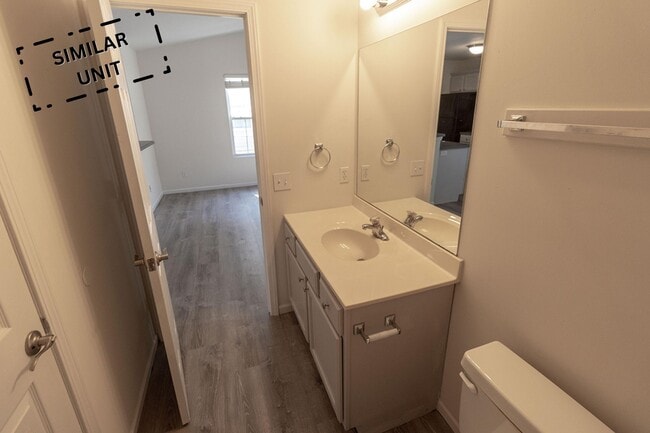 Building Photo - 3320 E St Charles Rd