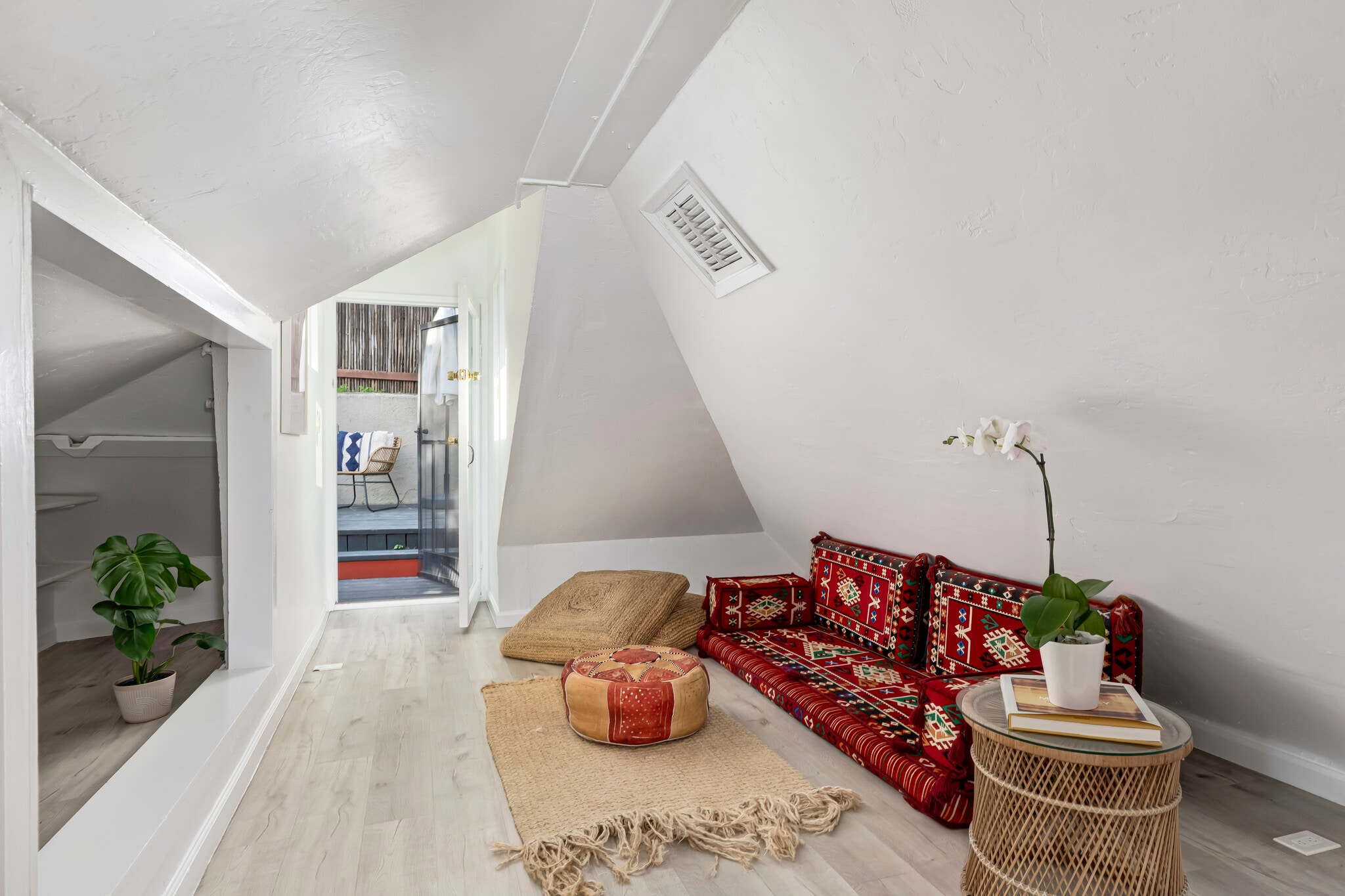 Building Photo - 2427 N Gower St