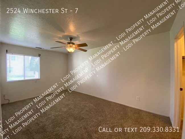 Building Photo - 2524 Winchester Dr