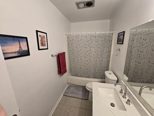 Building Photo - 4111 Sunrise Terrace Dr