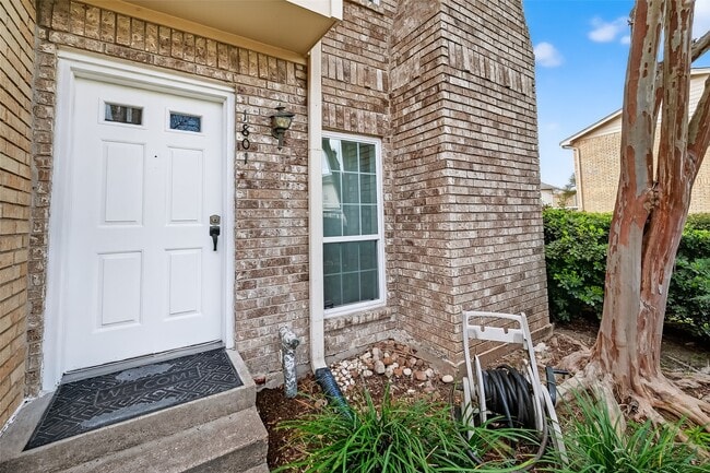 Building Photo - 7575 Cambridge St